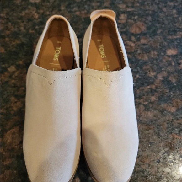 Toms Shoes - Toms booties size W8‎